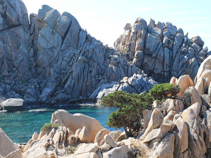 Rocce di granito scolpite dal vento a Capo Testa